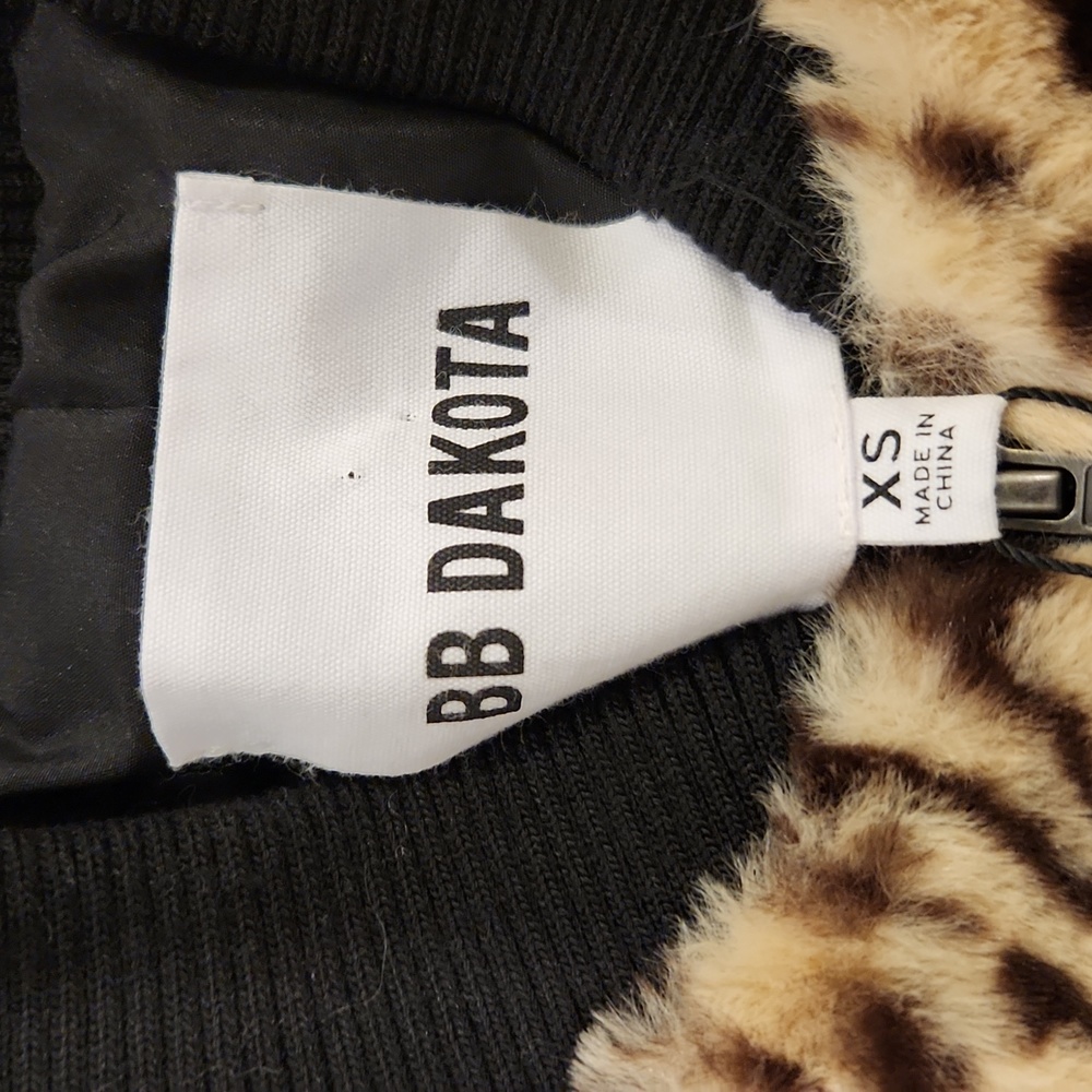 BB Dakota by Steve Madden Meow Factor Faux Fur Bomber Jacket size XS, NWT! - Picture 5 of 12